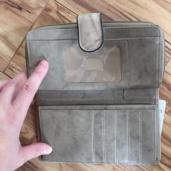 Buxton wallet tan has tags leather - Picture 4 of 8